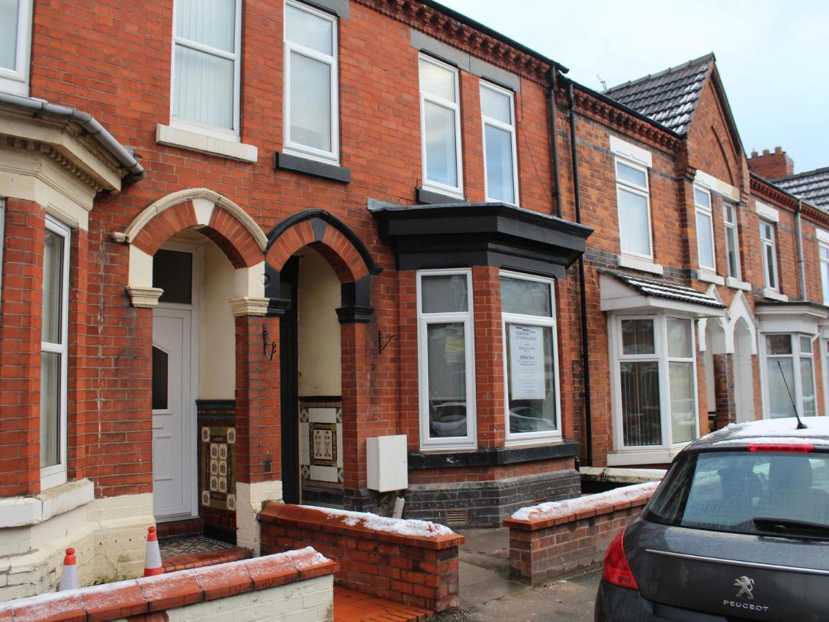 Townhouse Plus @ 282 Walthall Street Crewe Exterior foto